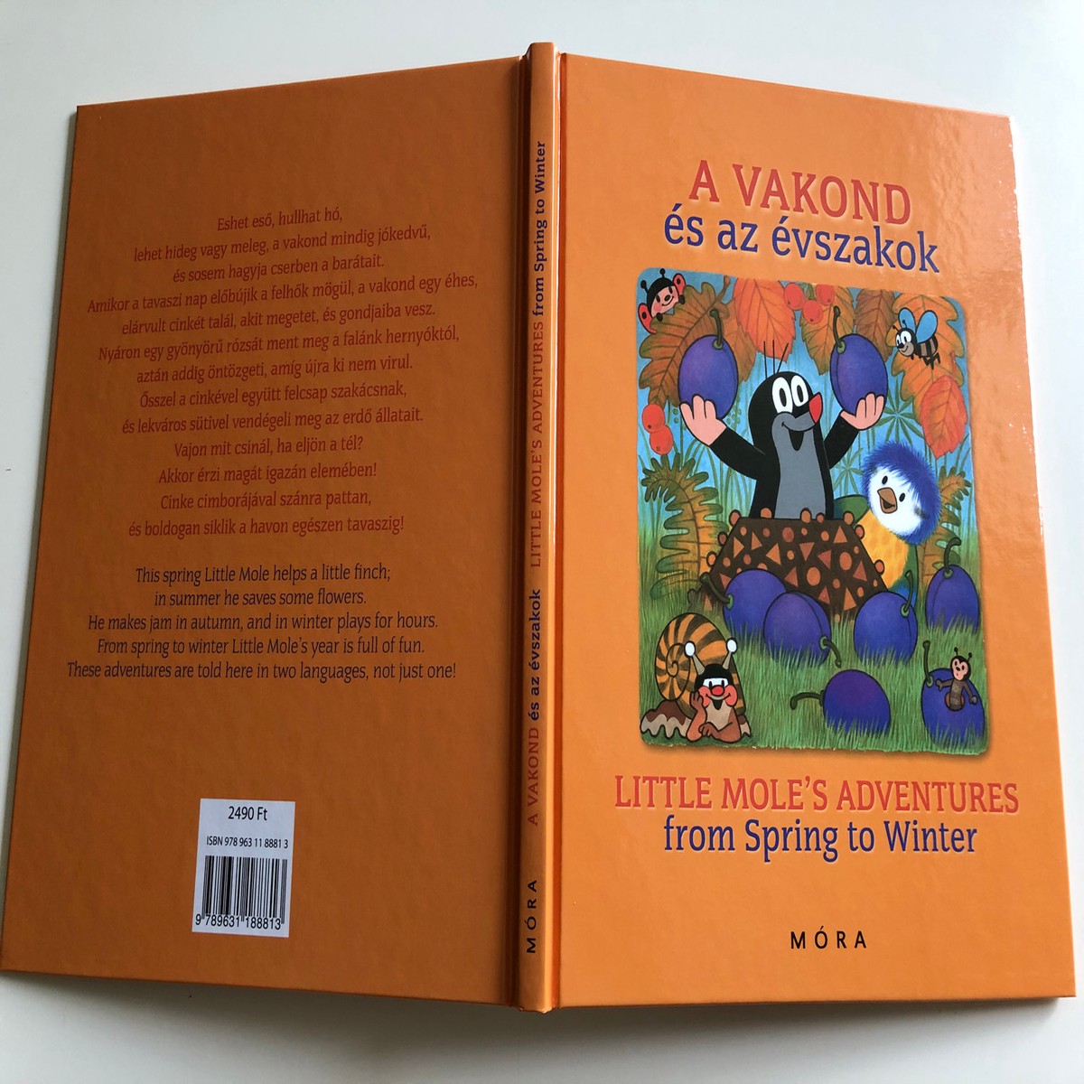 Krtek Bilingual English - Hungarian Book / A Vakond s az vszakok / Little Mole's Adventure from Spring to Winter / Mra Knyvkiad 2011